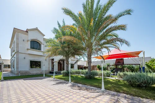 Villa in Al Muhaisnah 3