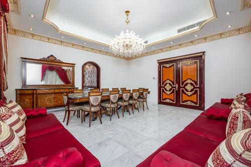 Villa in Al Muhaisnah 3