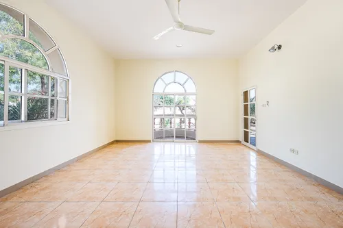4 Bedrooms Villa in Al Muhaisnah 3