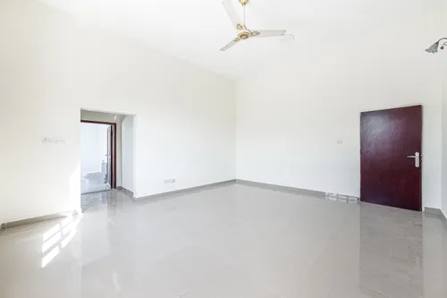 4 Bedrooms Villa in Al Muhaisnah 3