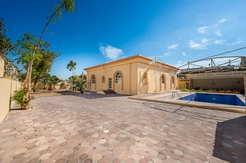 4 Bedrooms Villa in Al Muhaisnah 3