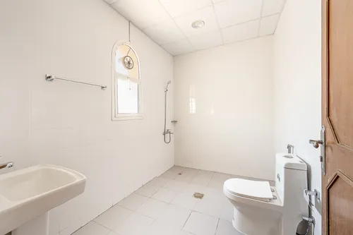 4 Bedrooms Villa in Al Muhaisnah 3