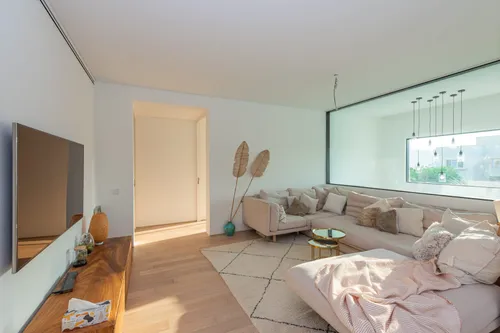 5 Bedrooms Villa in 1 Street, Meadows