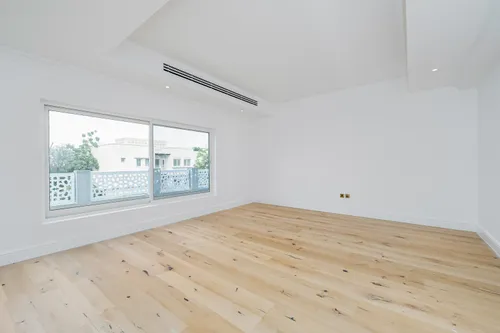 6 Bedrooms Villa in 10 Street, Meadows