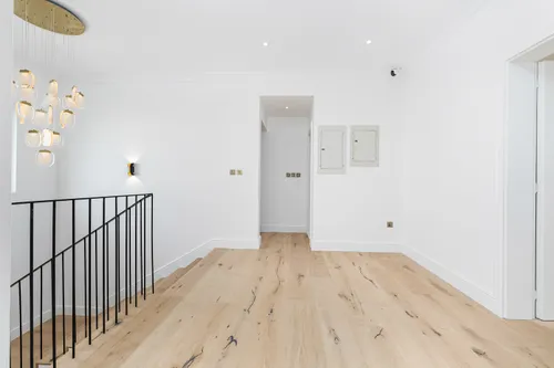 6 Bedrooms Villa in 10 Street, Meadows