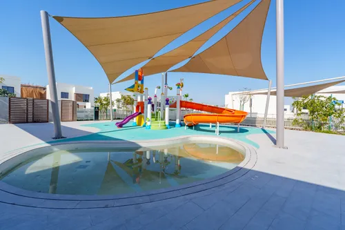 4 Bedrooms Villa in Noya Luma