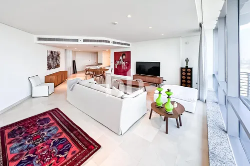 High floor | Upgraded | Serious Seller