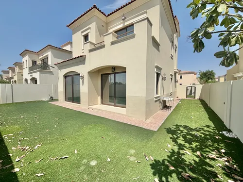 3 Bedrooms Villa in Samara