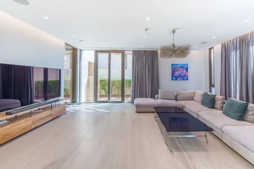 4 Bedrooms Villa in Nudra