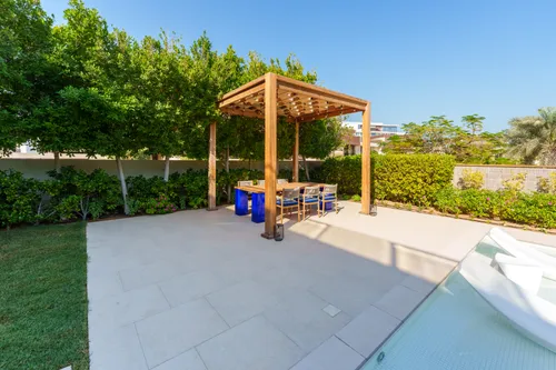 4 Bedrooms Villa in Nudra