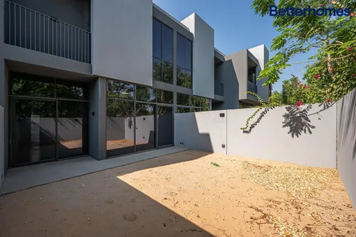 2 Bedrooms Townhouse in Sendian