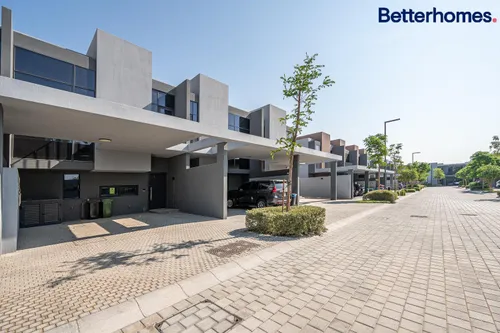 2 Bedrooms Townhouse in Sendian