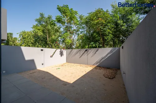 2 Bedrooms Townhouse in Sendian