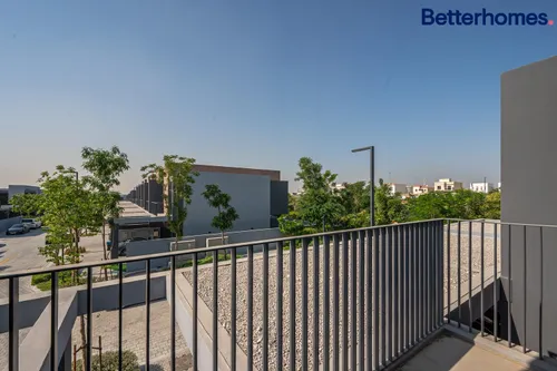 2 Bedrooms Townhouse in Sendian