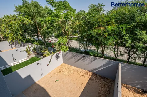 2 Bedrooms Townhouse in Sendian
