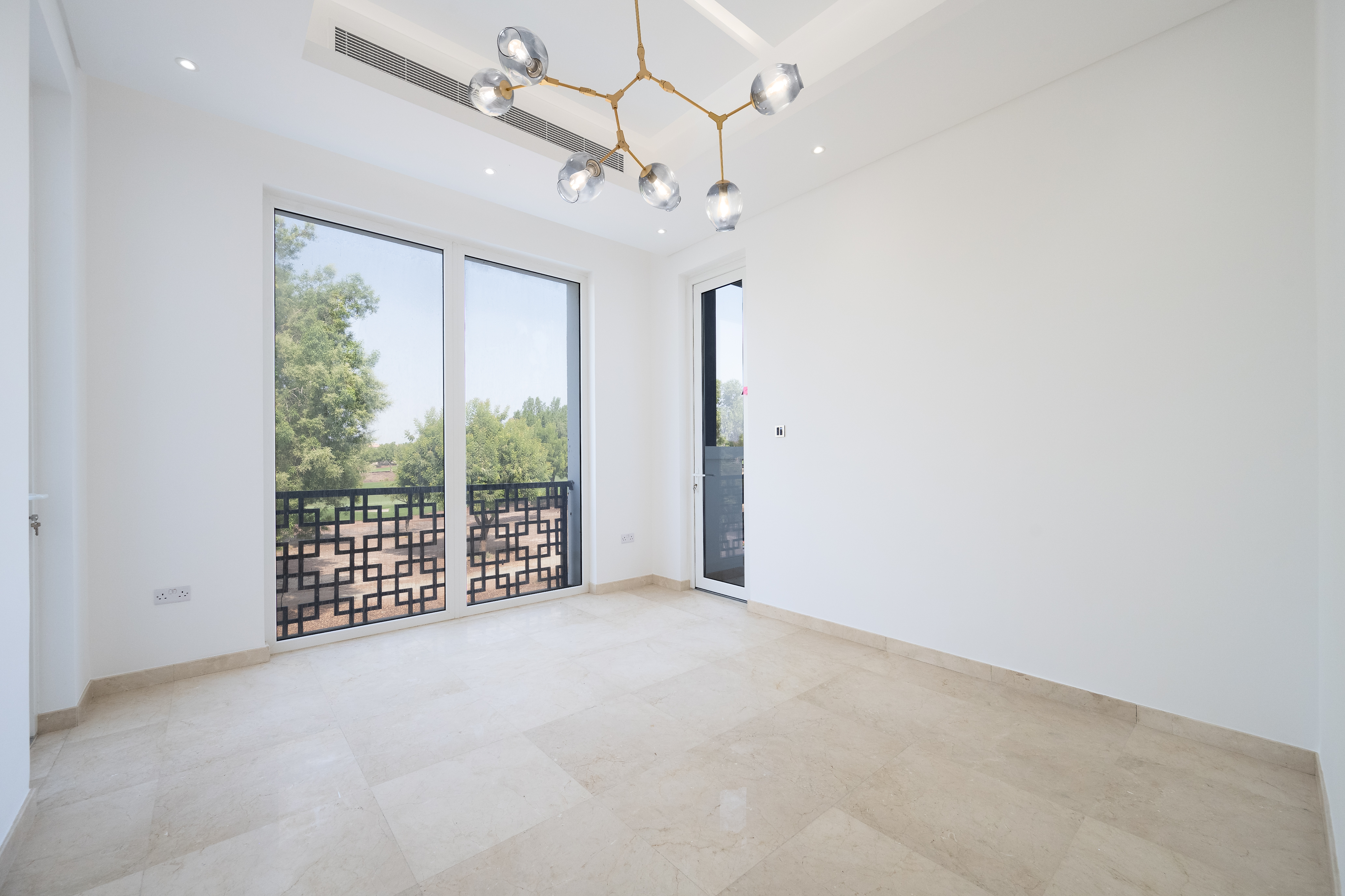 5 Bedrooms Villa in Wildflower