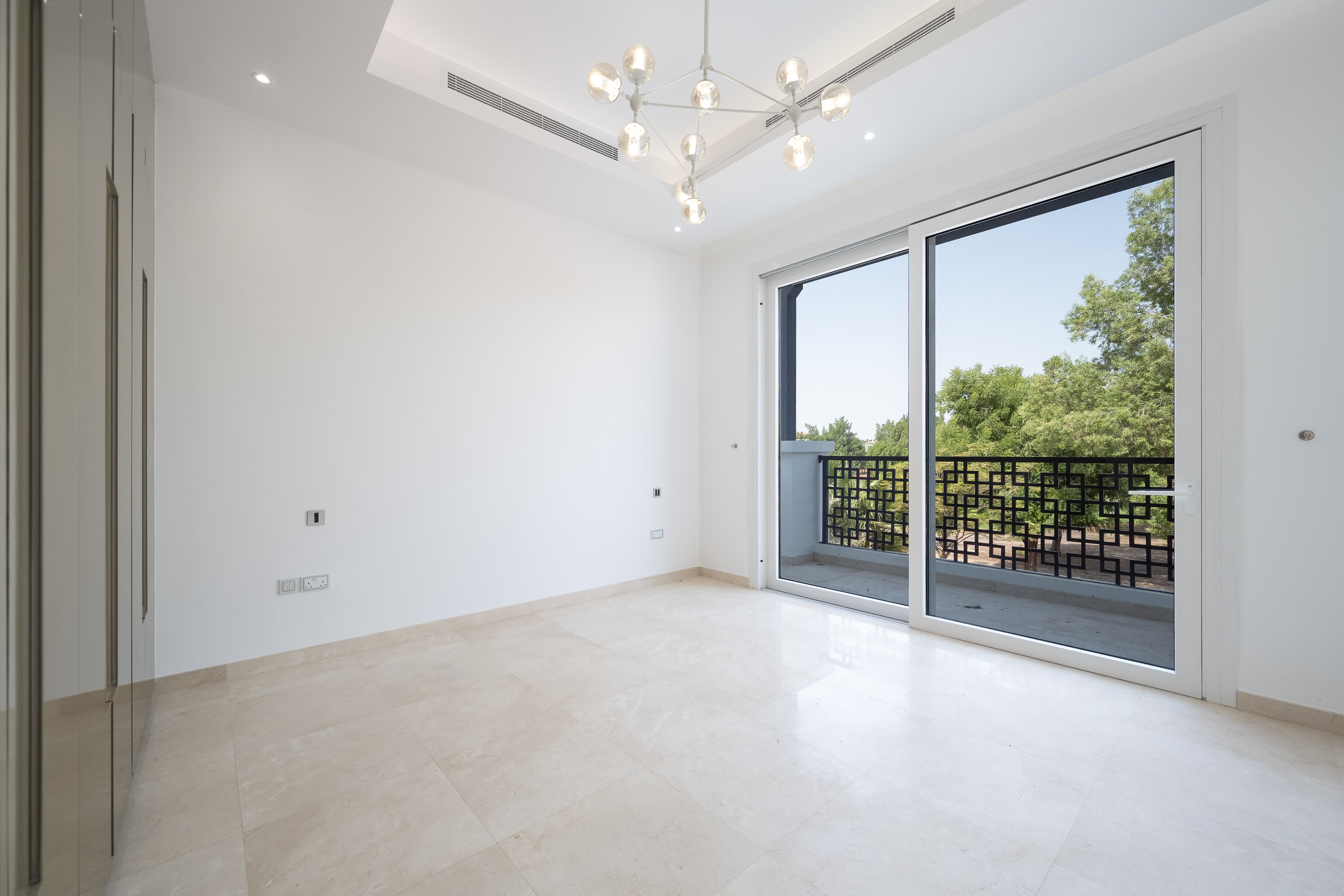 5 Bedrooms Villa in Wildflower