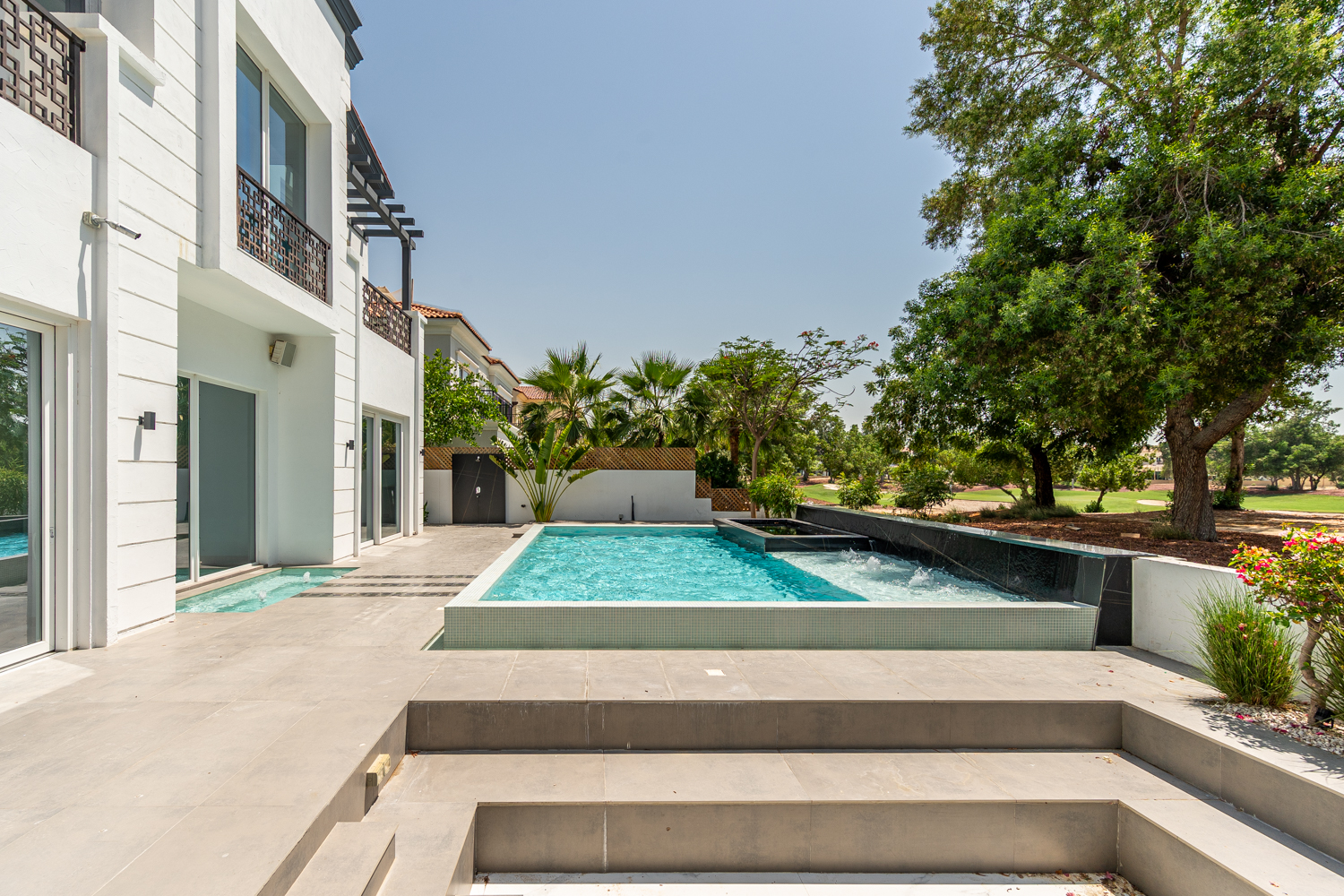 5 Bedrooms Villa in Wildflower