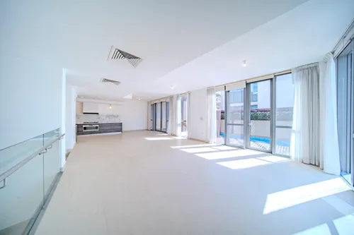 5 Bedrooms Villa in Beach Villas