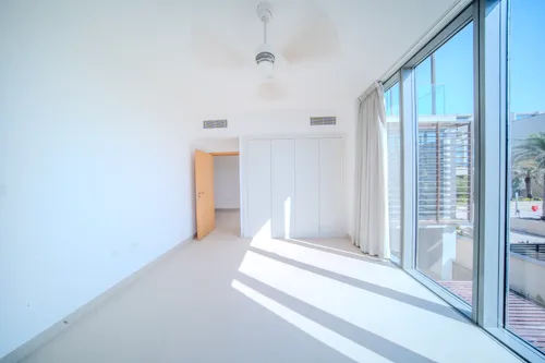 5 Bedrooms Villa in Beach Villas