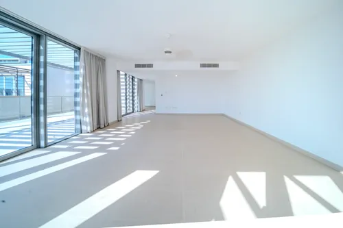 5 Bedrooms Villa in Beach Villas