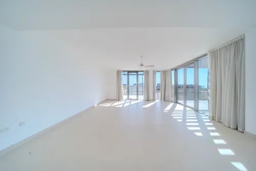 5 Bedrooms Villa in Beach Villas