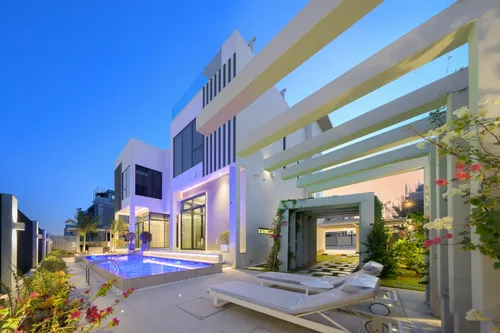 7 Bedrooms Villa in Emerald Hills
