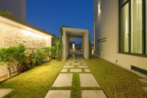 7 Bedrooms Villa in Emerald Hills