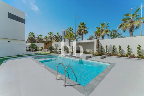 All Ensuite BR | Corner Unit | Fully Upgraded Home