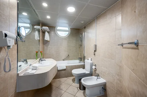 4 Bedrooms Penthouse in Roda Al Murooj