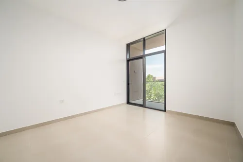 4 Bedrooms Townhouse in Robinia