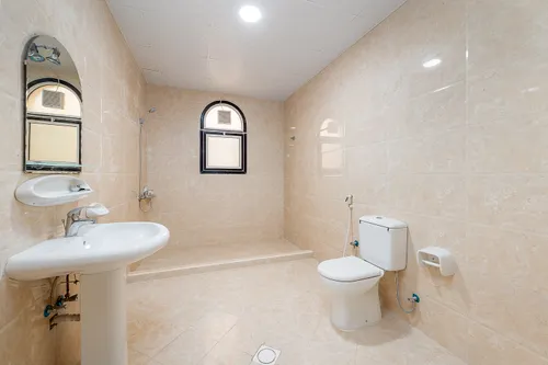 7 Bedrooms Villa in Al Qarain 1