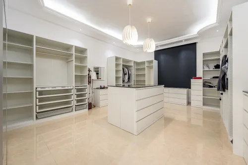 7 Bedrooms Villa in Al Qarain 1