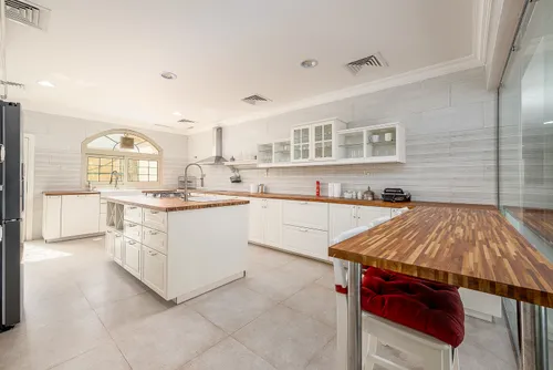 7 Bedrooms Villa in Al Qarain 1