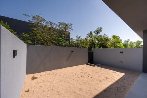 4 Bedrooms Townhouse in Robinia