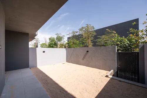 4 Bedrooms Townhouse in Robinia