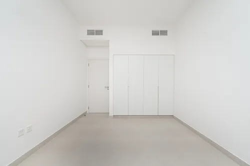 4 Bedrooms Townhouse in Robinia