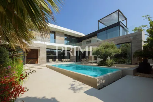 5 Bedrooms Villa in Pearl Jumeirah Villas