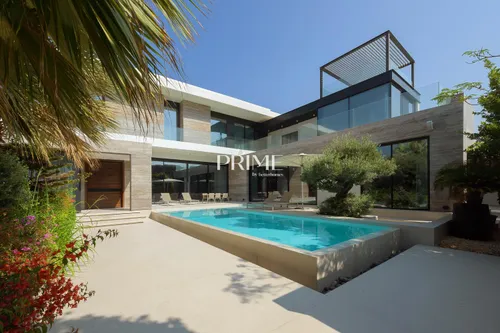 5 Bedrooms Villa in Pearl Jumeirah Villas
