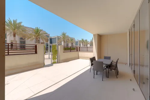 3 Bedrooms Townhouse in Building E
