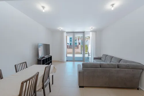 3 Bedrooms Townhouse in Building E