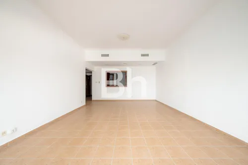 Spacious 2 Bedroom plus Maid | Vacant | Exclusive