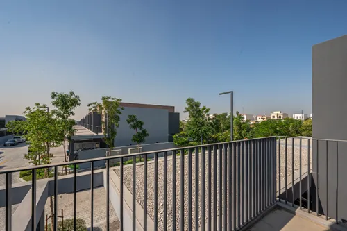 2 Bedrooms Townhouse in Sendian