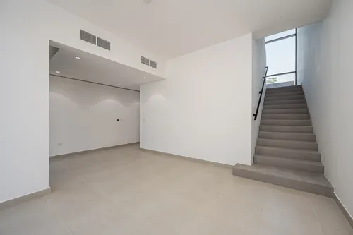 2 Bedrooms Townhouse in Sendian