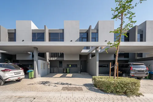 2 Bedrooms Townhouse in Sendian