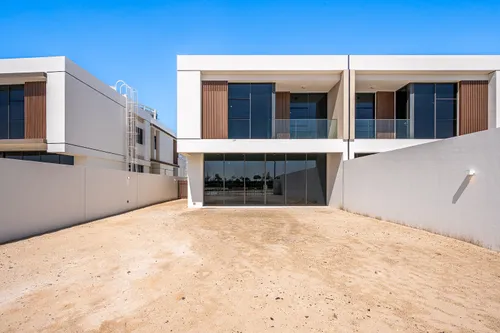 4 Bedrooms Villa in District One Phase III A