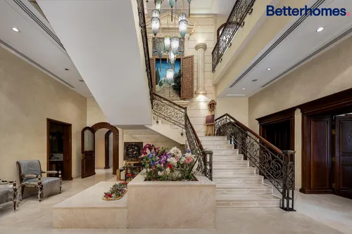 7 Bedrooms Villa in Al Manara