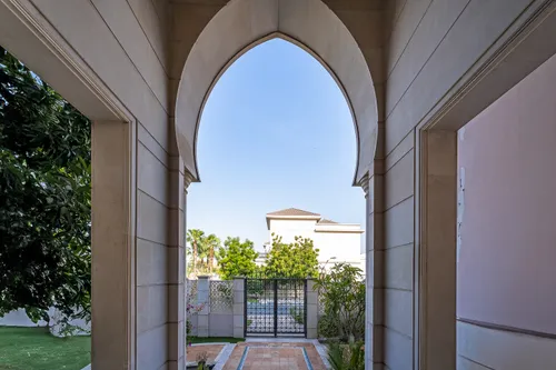 7 Bedrooms Villa in Al Manara