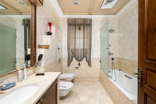 7 Bedrooms Villa in Al Manara