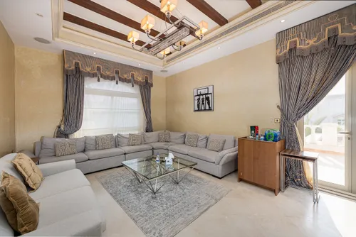7 Bedrooms Villa in Al Manara